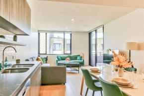Modern 2 Bedroom Apartment Darling Harbour, Sydney
